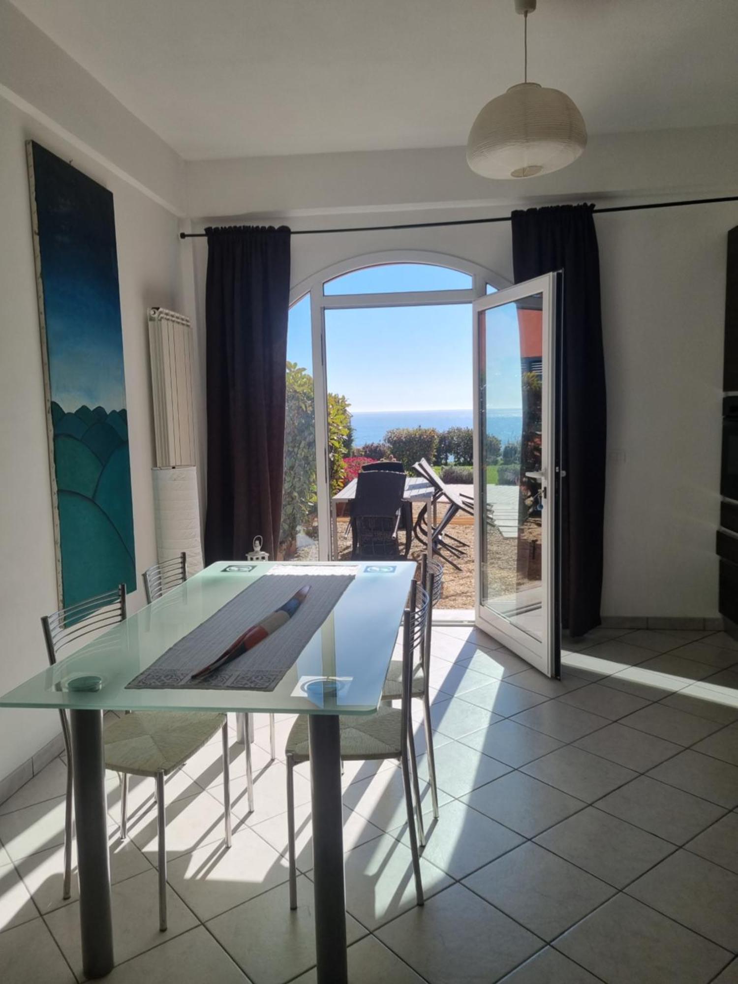 Agriturismo La Tuffatrice Imperia Habitación foto